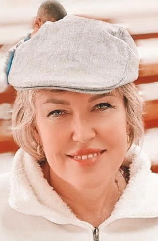 LadyMantenello LadyMantenello